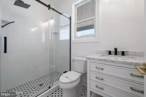 Bath - 1 Capstan Rd, Waretown, NJ 08758 photo 1 of 4