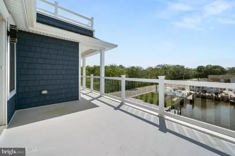 Exterior - 1 Capstan Rd, Waretown, NJ 08758 photo 2 of 7