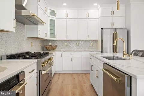Kitchen - 1 Capstan Rd, Waretown, NJ 08758 photo 3 of 4