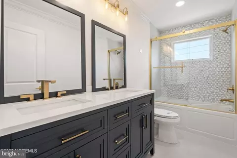 Bath - 1 Capstan Rd, Waretown, NJ 08758 photo 4 of 4