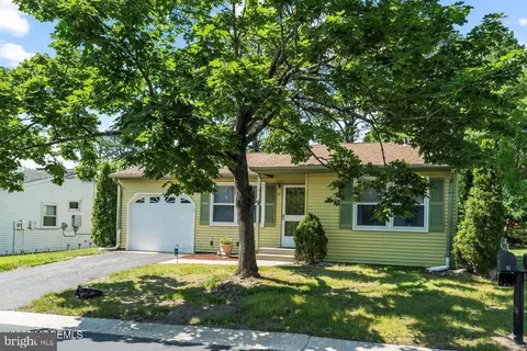 8 Westport Dr Sec 71 Dr, Whiting, NJ 08759