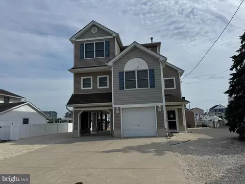 126 E Navasink Dr, Tuckerton, NJ 08087