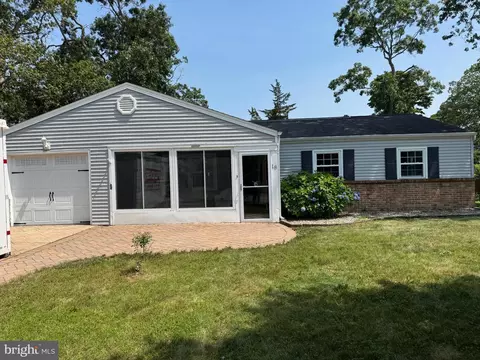 18 Dogwood Ln, Tuckerton, NJ 08087