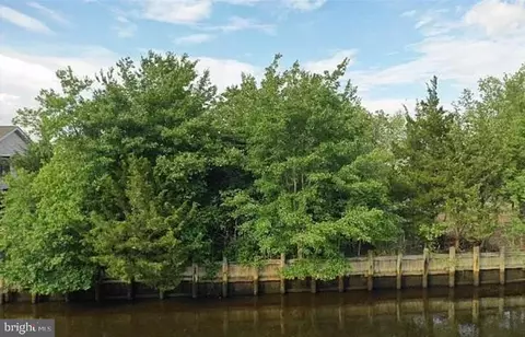 108 Juniper Dr, Tuckerton, NJ 08087