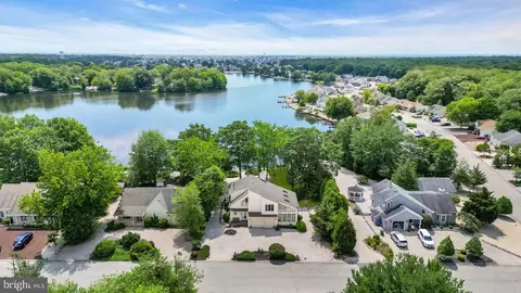 35 Tahoe Ln, Manahawkin, NJ 08050
