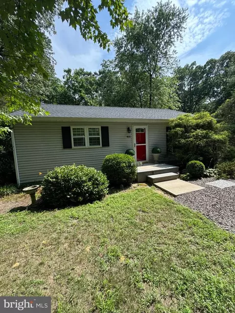 405 E Millstream Rd, Cream Ridge, NJ 08514