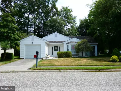 227 Lantern Pl, Tuckerton, NJ 08087