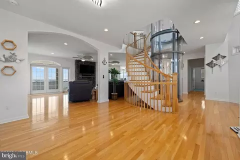 Entry Way - 1508 Beach Blvd, Forked River, NJ 08731 photo 3 of 7