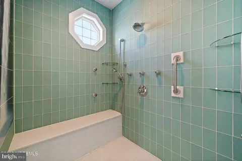Bath - 1508 Beach Blvd, Forked River, NJ 08731 photo 3 of 4