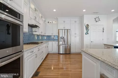 Kitchen - 1508 Beach Blvd, Forked River, NJ 08731 photo 3 of 7