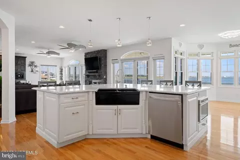 Kitchen - 1508 Beach Blvd, Forked River, NJ 08731 photo 7 of 7