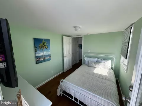 Bedroom - 2012 E Bay Ter, Ship Bottom, NJ 08008 photo 4 of 6