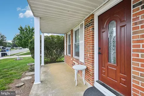 71 Trent Dr, Toms River, NJ 08757