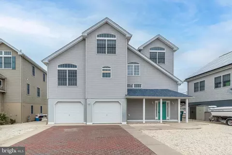 10 Sea Isle Dr, Tuckerton, NJ 08087