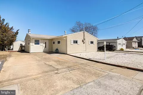 103 E Delaware Dr, Tuckerton, NJ 08087