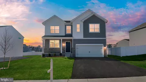 2 Plunder Ave, Barnegat, NJ 08005