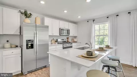 5 Minnow Ave, Barnegat, NJ 08005
