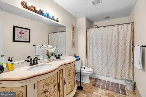 Bath - 288 Van Ave, Brick, NJ 08724 photo 3 of 4