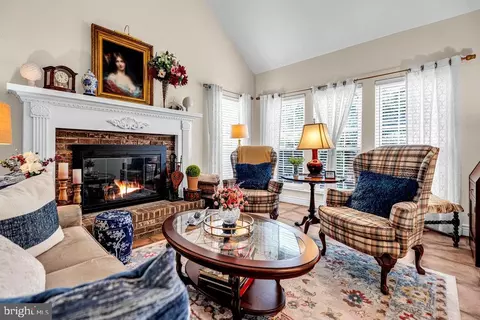 Living - 288 Van Ave, Brick, NJ 08724 photo 2 of 4