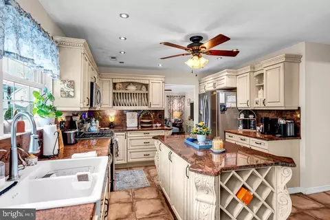 Kitchen - 288 Van Ave, Brick, NJ 08724 photo 3 of 4