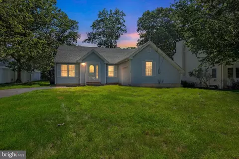 690 Cutter Ln, Manahawkin, NJ 08050