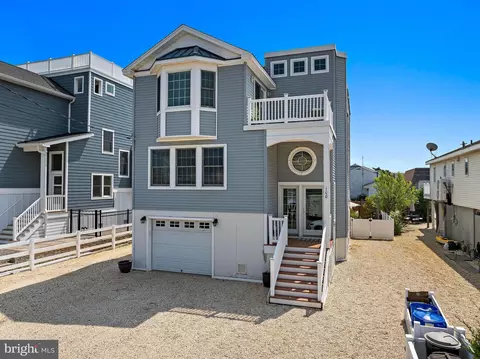 108 S 1st St, Surf City, NJ 08008
