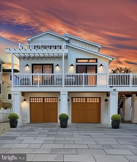 210 N 14th St, Surf City, NJ 08008