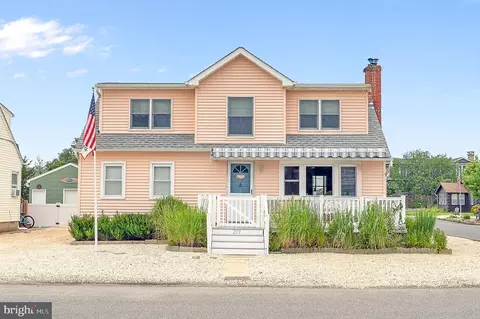 253 N 13th St, Surf City, NJ 08008