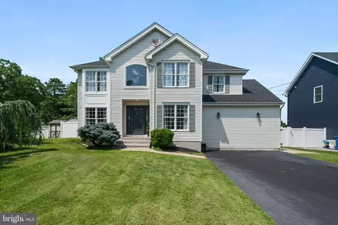 1054 Vessel Ln, Manahawkin, NJ 08050