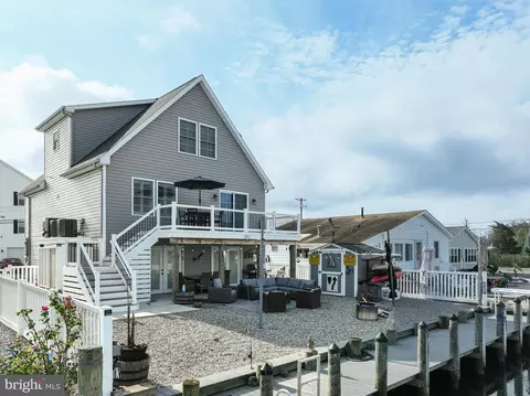 5 Sands Point Rd, Waretown, NJ 08758