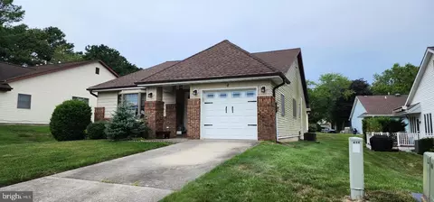 4 Elm Rd, Manahawkin, NJ 08050