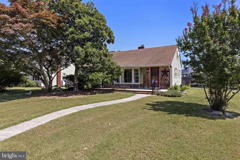 361 Bay Ave, Tuckerton, NJ 08087