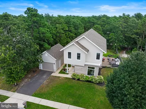 299 Hawthorne Ln, Barnegat, NJ 08005