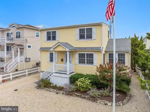 17 E North Carolina Ave, Long Beach Township, NJ 08008