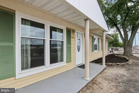 406 Sycamore Dr, Lanoka Harbor, NJ 08734