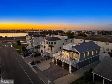 369 W 10th St, Ship Bottom, NJ 08008