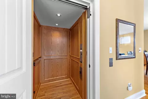 Entry Way - 104 E 18th St, Ship Bottom, NJ 08008 photo 2 of 2
