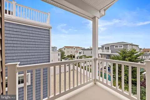 Exterior - 104 E 18th St, Ship Bottom, NJ 08008 photo 4 of 16