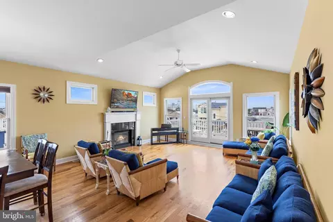 Living - 104 E 18th St, Ship Bottom, NJ 08008 photo 1 of 6