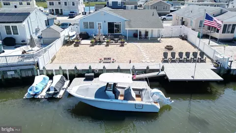 129 E Schuylkill Rd, Tuckerton, NJ 08087