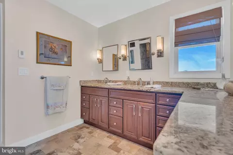 Bath - 12 Point Rd, Waretown, NJ 08758 photo 1 of 8