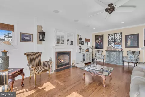 Living - 12 Point Rd, Waretown, NJ 08758 photo 2 of 4