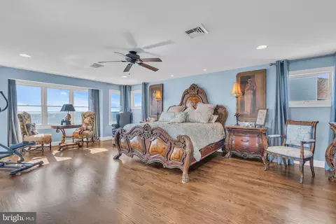 Bedroom - 12 Point Rd, Waretown, NJ 08758 photo 2 of 7