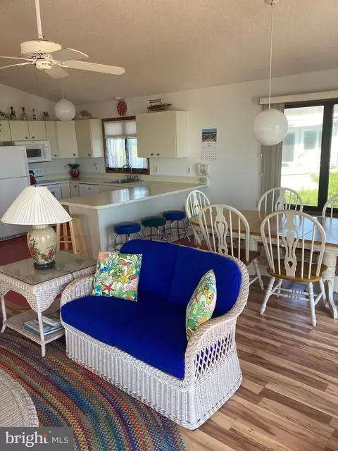 Dining - 9 E 80th St, Harvey Cedars, NJ 08008 photo 1 of 2