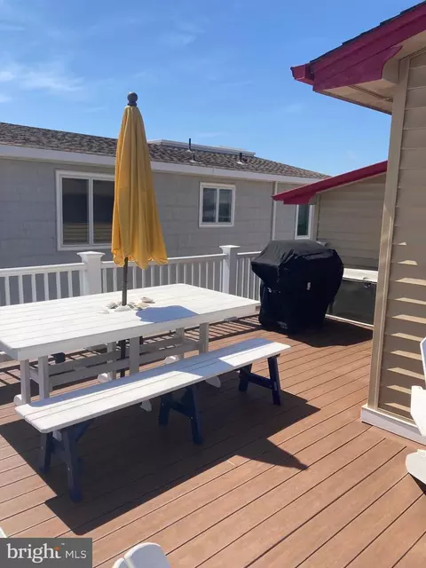 Exterior - 9 E 80th St, Harvey Cedars, NJ 08008 photo 3 of 13