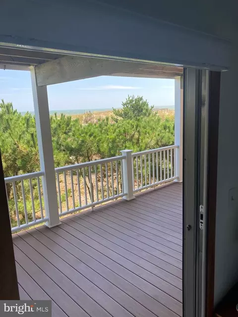 Exterior - 9 E 80th St, Harvey Cedars, NJ 08008 photo 7 of 13