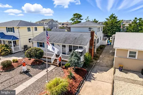 242 N 2nd St, Surf City, NJ 08008
