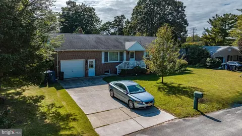4 Seminole Dr, Little Egg Harbor Twp, NJ 08087