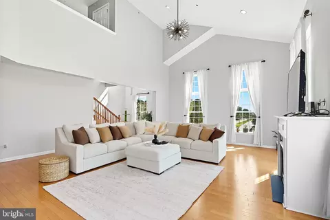 3 Bryce Ln, Manahawkin, NJ 08050
