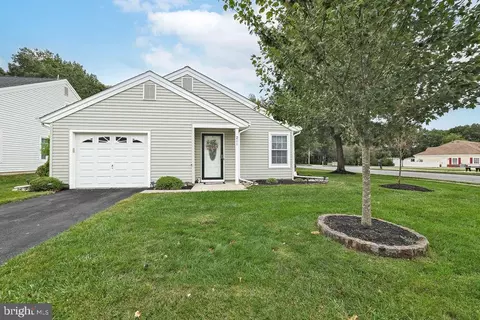 211 Pine Oak Blvd, Barnegat, NJ 08005